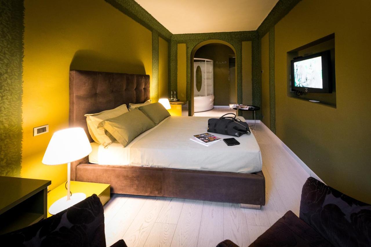 Hotel Castello Degli Angeli Carobbio degli Angeli Exteriér fotografie