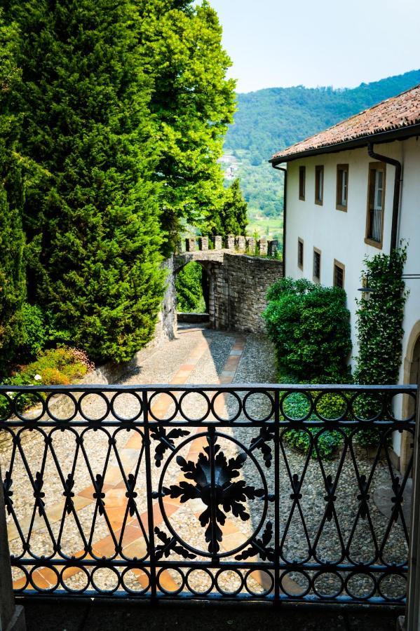 Hotel Castello Degli Angeli Carobbio degli Angeli Exteriér fotografie