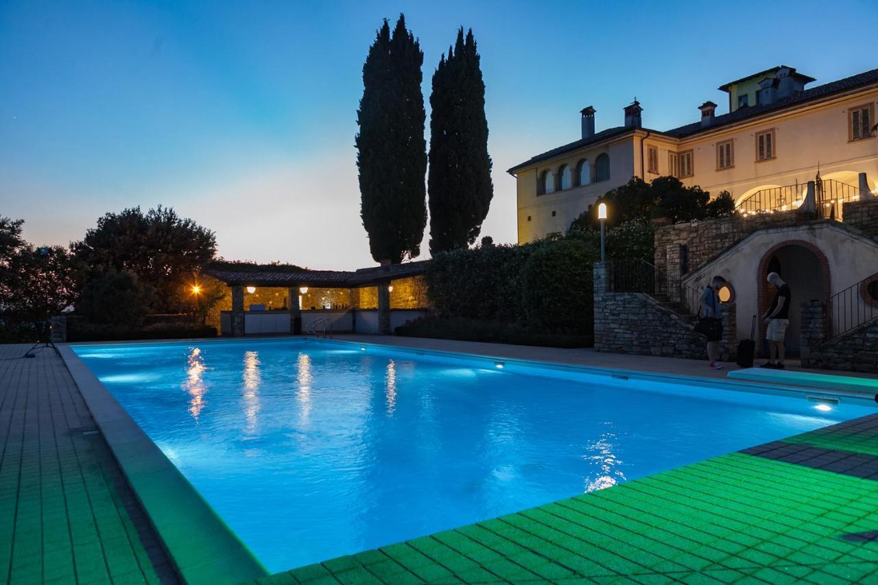 Hotel Castello Degli Angeli Carobbio degli Angeli Exteriér fotografie