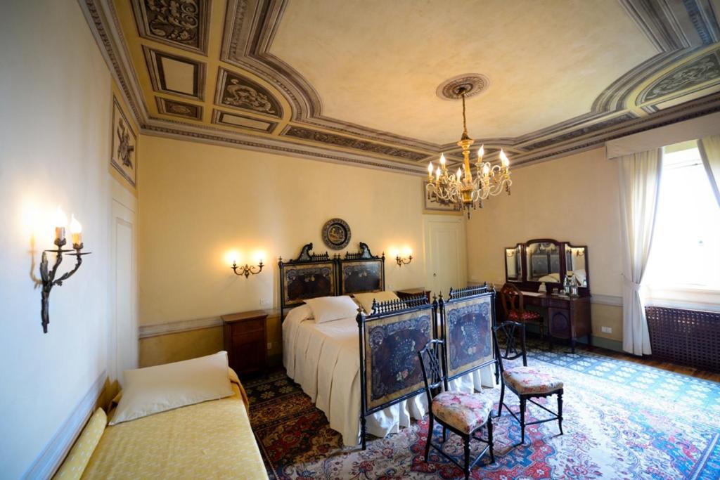 Hotel Castello Degli Angeli Carobbio degli Angeli Exteriér fotografie