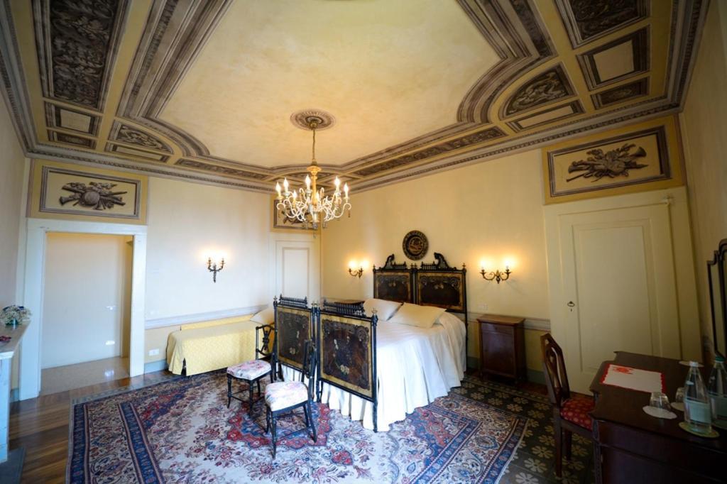 Hotel Castello Degli Angeli Carobbio degli Angeli Exteriér fotografie