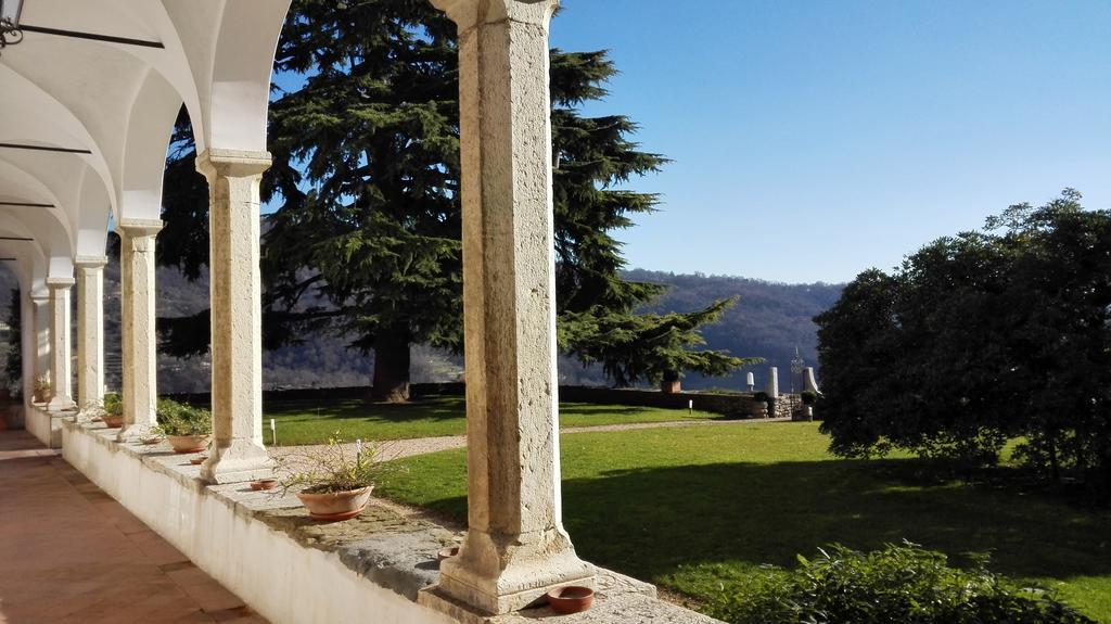 Hotel Castello Degli Angeli Carobbio degli Angeli Exteriér fotografie