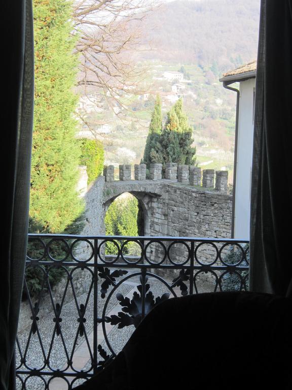 Hotel Castello Degli Angeli Carobbio degli Angeli Pokoj fotografie