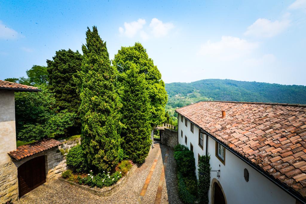 Hotel Castello Degli Angeli Carobbio degli Angeli Exteriér fotografie